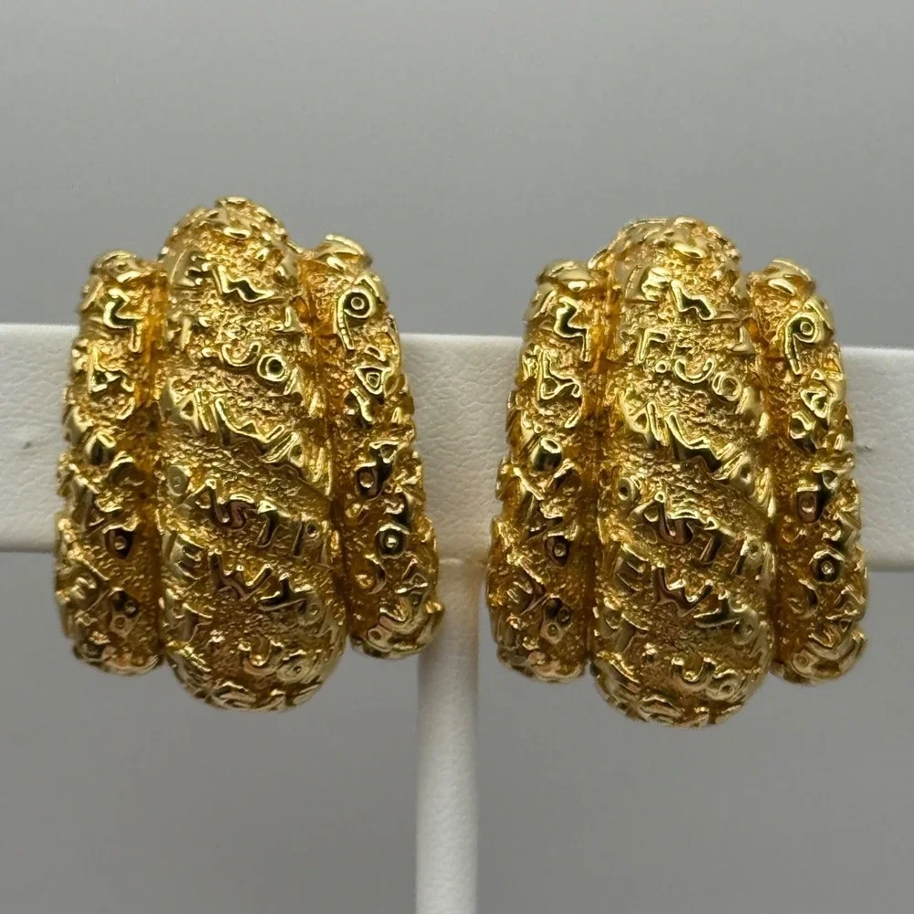 Vintage St John Clip On Earrings Gold Tone Hawaii New York Writing